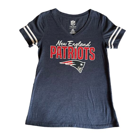 💥New England Patriots Womens T-Shirt size Small NFL Team Apparel V Neck Blue - Picture 1 of 9